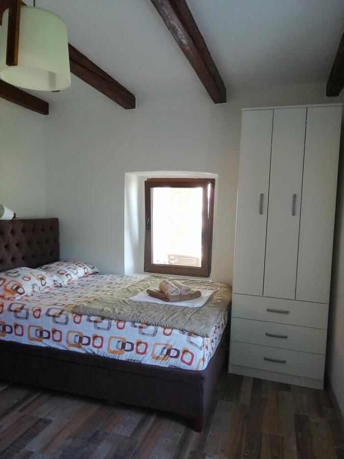 Дома для отпуска Old etno house HAPPY VILLAGE Цетине-24