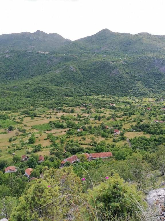 Дома для отпуска Old etno house HAPPY VILLAGE Цетине-75