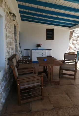 Дома для отпуска Old etno house HAPPY VILLAGE Цетине Дом с 1 спальней-13