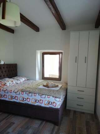 Дома для отпуска Old etno house HAPPY VILLAGE Цетине Дом с 1 спальней-19